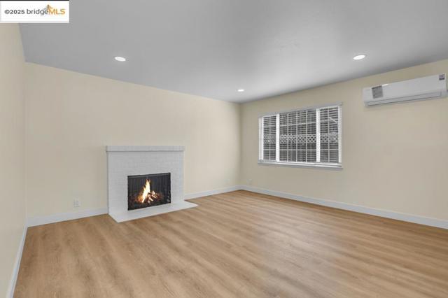 1660 Jenkinson Drive, Concord CA: https://media.crmls.org/mediaz/db2dd5db-726e-41c8-abf1-c6d0419842ee.jpg