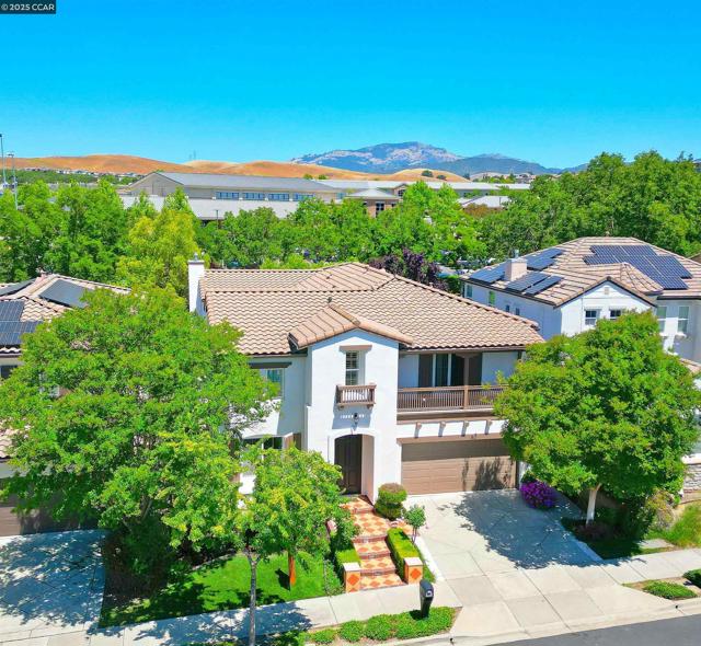 1416 Allanmere Dr, San Ramon CA: https://media.crmls.org/mediaz/db2df985-db8d-4df9-b3c9-f97c032d846d.jpg