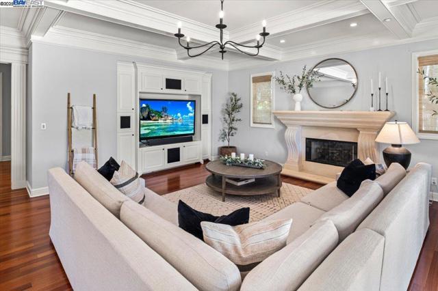 1137 Via Di Salerno, Pleasanton CA: https://media.crmls.org/mediaz/db2eaef8-6ad9-4f68-b1b3-b03780ea156b.jpg