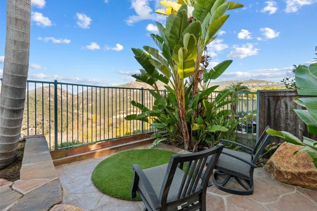 1664 Sagewood Way, San Marcos CA: https://media.crmls.org/mediaz/db2eb934-03e3-4448-86a2-eb02d3a40d3c.jpg