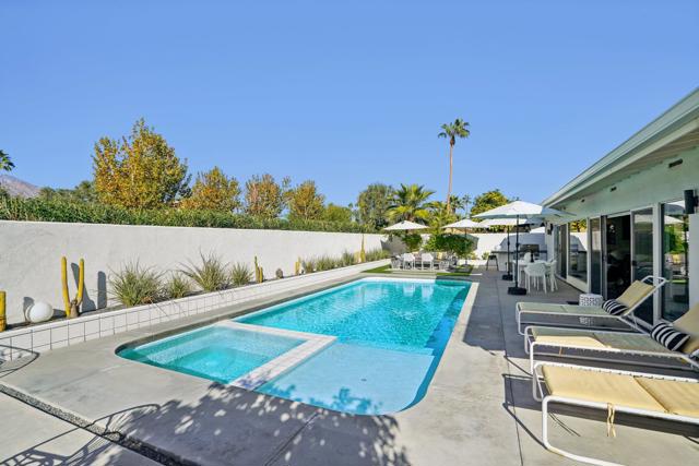 2463 S Broadmoor Drive, Palm Springs CA: https://media.crmls.org/mediaz/db2ede5f-47b6-413f-9558-ebda712b558c.jpg
