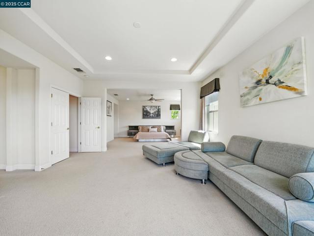 135 Diablo Ranch Ct, Danville CA: https://media.crmls.org/mediaz/db2f4085-45bd-47df-b9e9-05efc44c4548.jpg