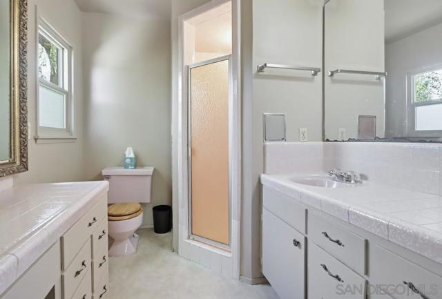 602 Starbright Ln, Alpine CA: https://media.crmls.org/mediaz/db2f43bd-1ef3-4266-8133-fc9ad93dd448.jpg