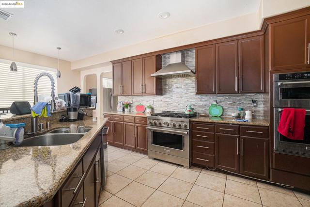3238 Panda Ct, Antioch CA: https://media.crmls.org/mediaz/db2f8aa1-9a87-4618-8c30-937d77680e35.jpg