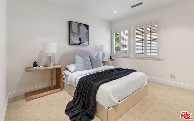 2596 Wallingford Drive, Beverly Hills CA: https://media.crmls.org/mediaz/db2fbb8a-5bda-454a-afb0-c091dfb91f7e.jpg