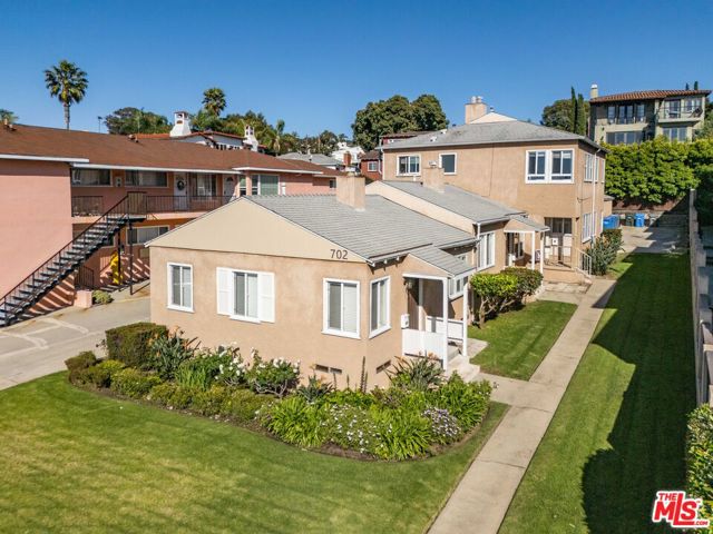 Image 3 of 19 For 702 Pacific Coast Highway