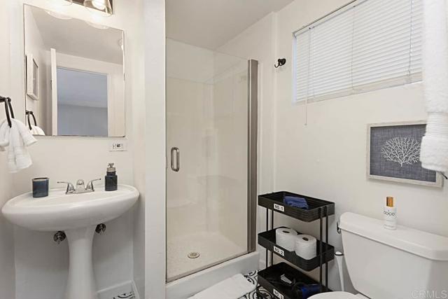 1817 19 Coast Boulevard, Del Mar CA: https://media.crmls.org/mediaz/db31a89b-bac3-48ff-abb9-052bdedc698e.jpg