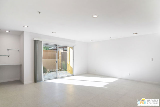 588 E San Lorenzo Road, Palm Springs CA: https://media.crmls.org/mediaz/db31c3c0-aeec-40f2-a40b-a293d1bf34e9.jpg