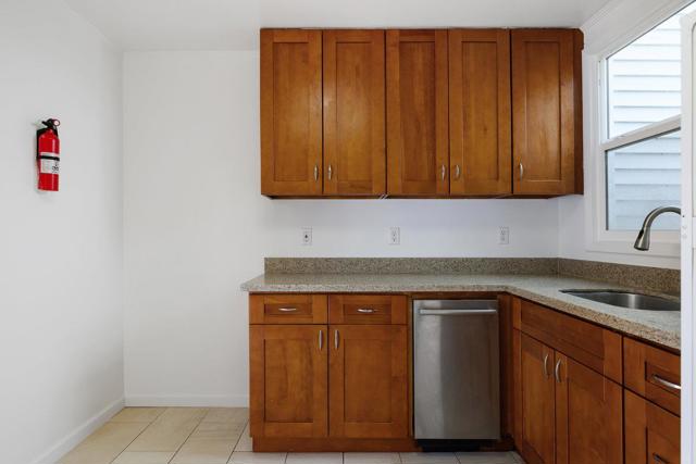 509 44th Avenue, San Francisco CA: https://media.crmls.org/mediaz/db326056-6b14-41cb-83ef-017fe33ce756.jpg
