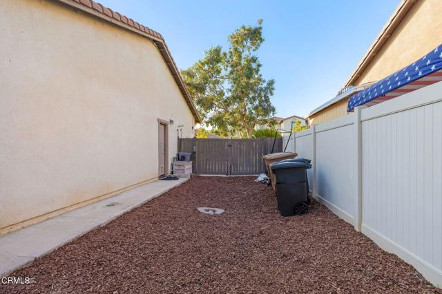 396 Edgewood Drive, Fillmore CA: https://media.crmls.org/mediaz/db32618a-ea01-4592-a4a5-cc49f4777c8f.jpg