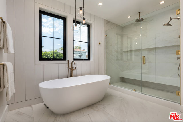 4253 Costello Avenue, Sherman Oaks CA: https://media.crmls.org/mediaz/db3265b9-3903-4556-a4db-fbb50e646080.jpg