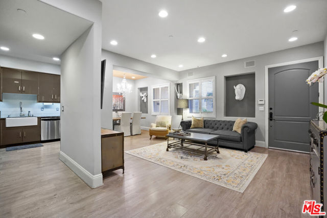 16123 W Sunset Boulevard, Pacific Palisades CA: https://media.crmls.org/mediaz/db32ccfe-8e92-424f-bf2f-2fb62a5795c6.jpg