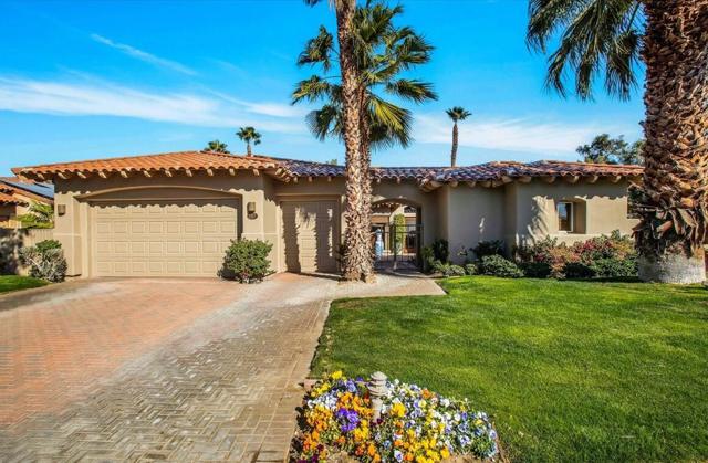 247 Loch Lomond Road, Rancho Mirage CA: https://media.crmls.org/mediaz/db338a3e-3376-47a9-8242-c2bd65f6aede.jpg