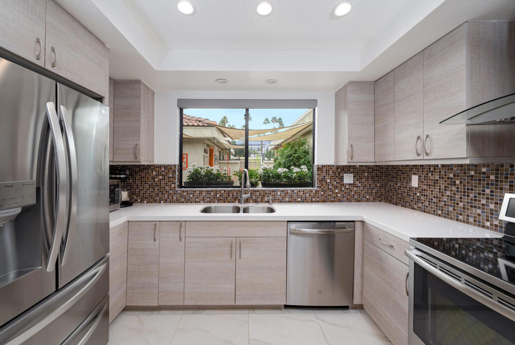 2316 Oakcrest Drive