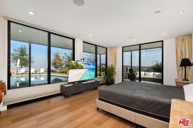 8545 Charl Lane, Los Angeles CA: https://media.crmls.org/mediaz/db347a76-d15e-43c5-b17e-7e1db4a38e9c.jpg