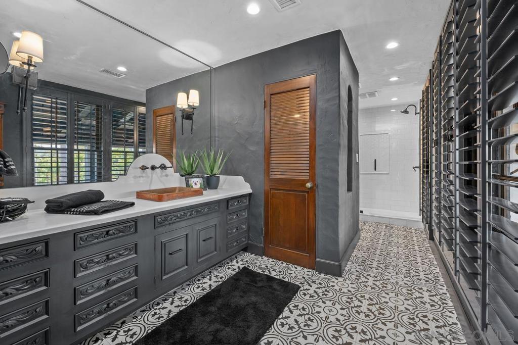 MLS #250035272SD image #40