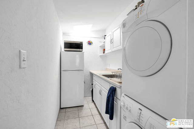 2222 N Acacia Road, Palm Springs CA: https://media.crmls.org/mediaz/db36231a-d448-4fc4-a56d-8db0165f4bf2.jpg