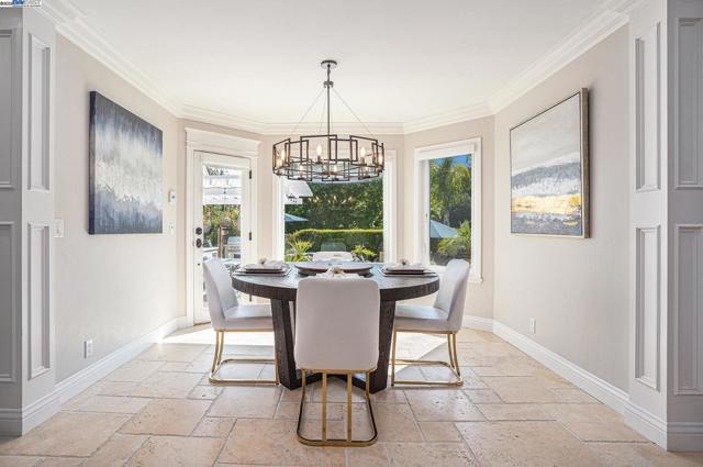 91 RED CYPRESS CT, Danville CA: https://media.crmls.org/mediaz/db36ce79-8d63-4c3a-8f4c-ff124c582838.jpg