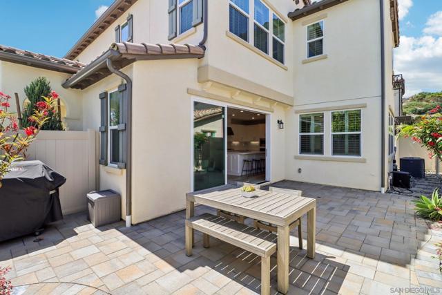 6698 Spartina Ct, Carlsbad CA: https://media.crmls.org/mediaz/db378963-b9fc-4bf7-9fc3-f68ad2a12589.jpg