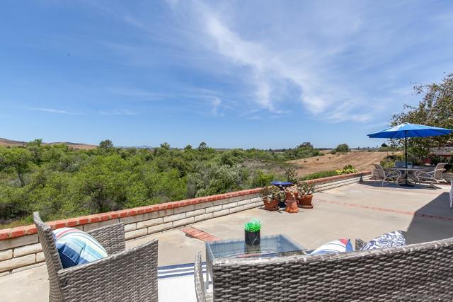 5188 Weymouth Way, Oceanside CA: https://media.crmls.org/mediaz/db37a6de-feac-4026-a497-e2805fd455f6.jpg