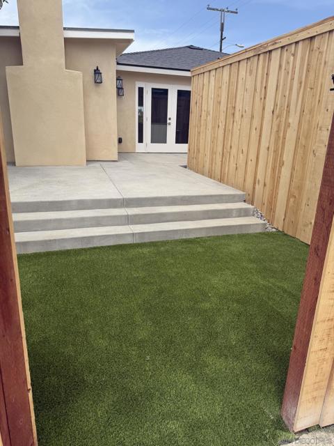 291 Ebony Avenue, Imperial Beach CA: https://media.crmls.org/mediaz/db37e537-246a-4795-9e40-541170dfd94f.jpg