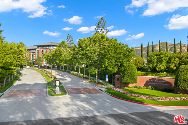 1772 Tamarack Street, Westlake Village CA: https://media.crmls.org/mediaz/db3808f6-1108-4e21-81de-1af4f2ae135a.jpg