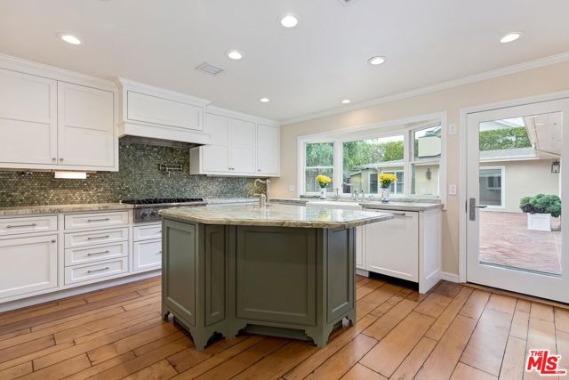 4211 West Toluca Lake Lane photo 15