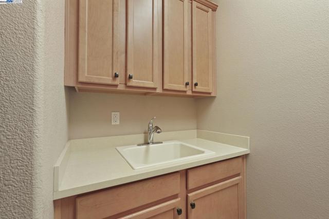 2961 Clear Point Way, Manteca CA: https://media.crmls.org/mediaz/db388b57-4adc-44b7-a0e2-53a69966aed9.jpg