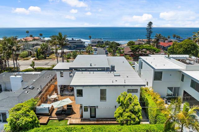 5080 Carlsbad Blvd, Carlsbad CA: https://media.crmls.org/mediaz/db39469c-7b68-4afb-95da-99f753151c3f.jpg