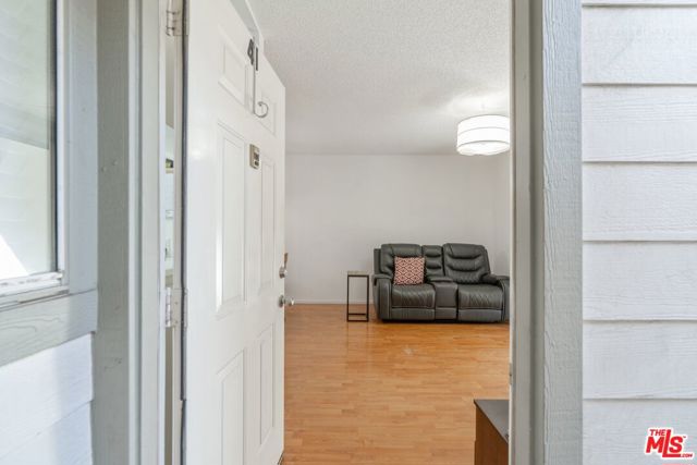 11150 Glenoaks Boulevard, 41 photo 1