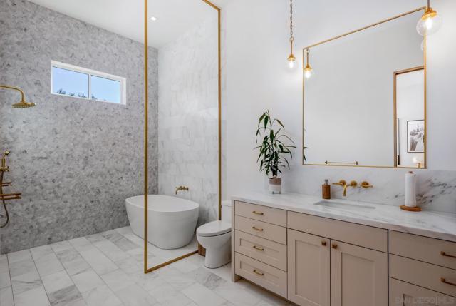 14783 Roxbury Terr., Rancho Santa Fe CA: https://media.crmls.org/mediaz/db39e50e-42b1-41e7-8531-3ddf1614c0f7.jpg