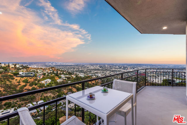 1556 Blue Jay Way, Los Angeles CA: https://media.crmls.org/mediaz/db3a4413-02a4-4d75-9f5d-cea6ee655534.jpg
