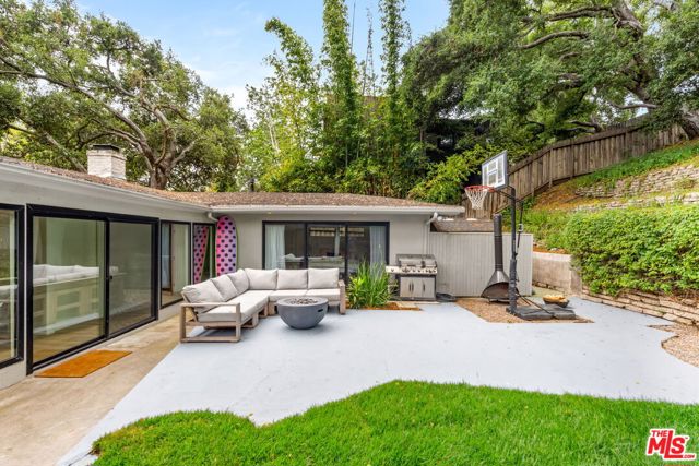 747 Brooktree Road, Pacific Palisades, California 90272, 3 Bedrooms Bedrooms, ,2 BathroomsBathrooms,Single Family Residence,For Sale,Brooktree,24397477