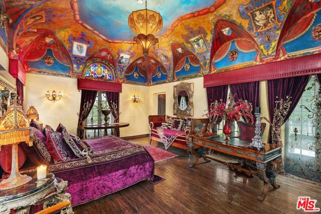4320 Cedarhurst Circle, Los Angeles CA: https://media.crmls.org/mediaz/db3a7762-6dc0-4228-aac8-e159b51a8730.jpg