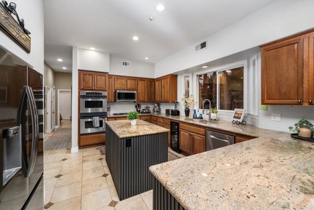 Detail Gallery Image 14 of 73 For 2270 Summit Dr, Escondido,  CA 92025 - 5 Beds | 3/1 Baths