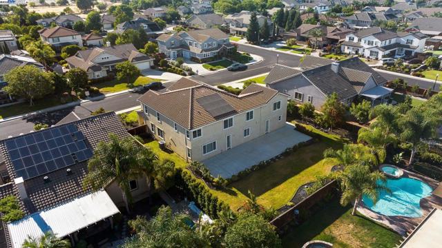 2255 Sugarloaf Ct, Brentwood CA: https://media.crmls.org/mediaz/db3b0802-4119-47f7-be7e-b9a87dea80d5.jpg