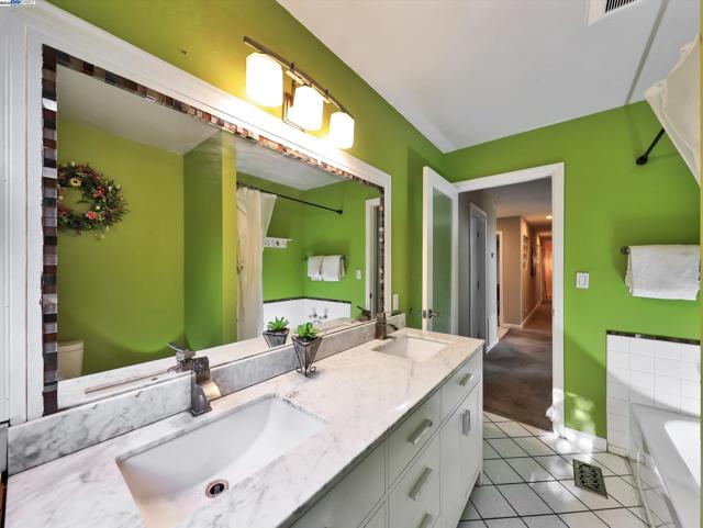 Image 16 of 60 For 2755 Sheffield Pl