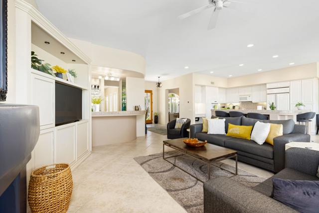 80080 Riviera, La Quinta CA: https://media.crmls.org/mediaz/db3c5476-f17c-473d-a418-70bd60683584.jpg