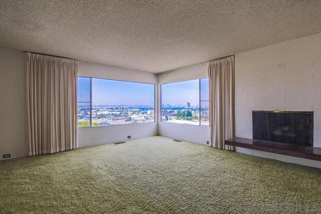954 Harbor View Dr, San Diego CA: https://media.crmls.org/mediaz/db3c9426-99c0-4de2-8ac1-2ad066a9079d.jpg