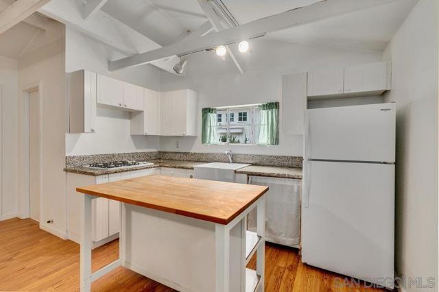 4154 Hill St, San Diego CA: https://media.crmls.org/mediaz/db3d4450-cf3c-4f54-9b10-4d70f8e6f27d.jpg