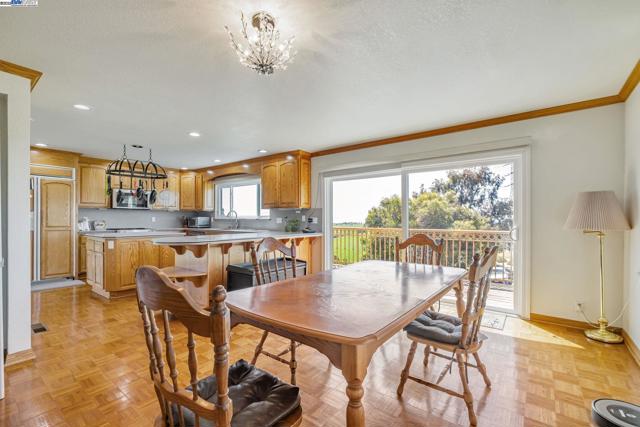 41794 Vargas Rd, Fremont CA: https://media.crmls.org/mediaz/db3d63a3-9acc-4756-a12b-e01efc7b468d.jpg