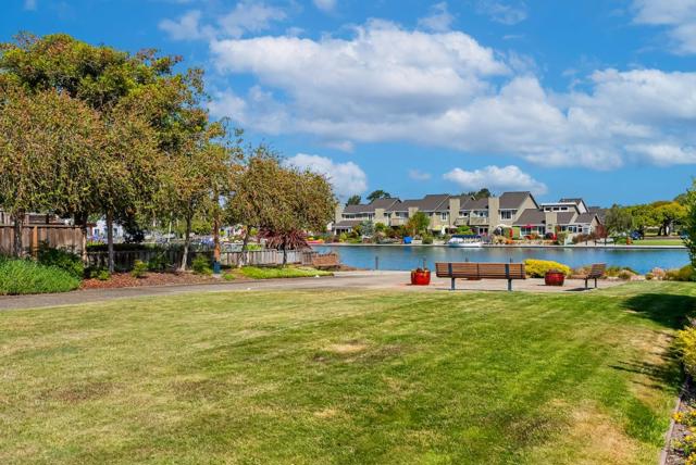 707 Santa Cruz Lane, Foster City CA: https://media.crmls.org/mediaz/db3e4b92-635b-459c-9342-7e05980268d9.jpg