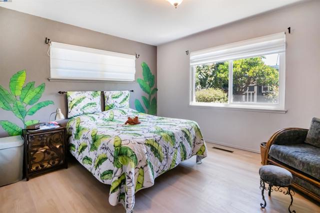 4670 Eggers Dr, Fremont CA: https://media.crmls.org/mediaz/db3eb547-01a1-48d1-8718-66bdd7fa865d.jpg