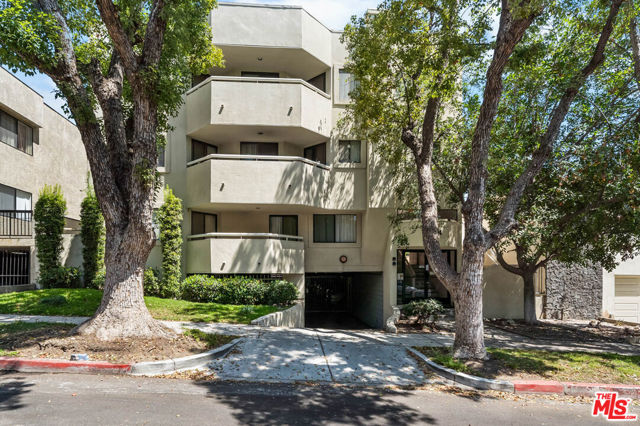 554 East San Jose Avenue, 203