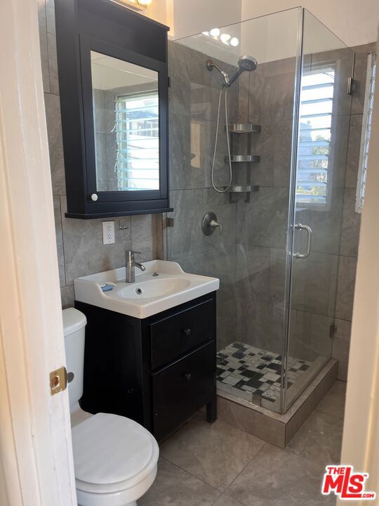 133 S Elm Drive, Beverly Hills CA: https://media.crmls.org/mediaz/db3fb480-aacf-4b3a-9e2b-f612056b6485.jpg