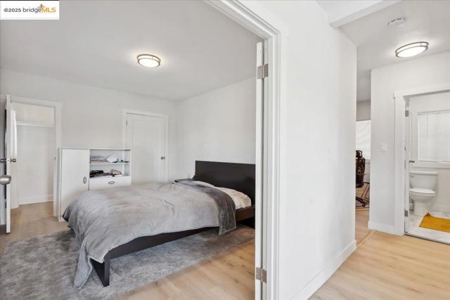 2717 Mabel St, Berkeley CA: https://media.crmls.org/mediaz/db4018f2-fa2f-4e9c-911d-f932554dfabe.jpg