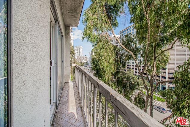 10751 Wilshire Boulevard, 801 photo 15