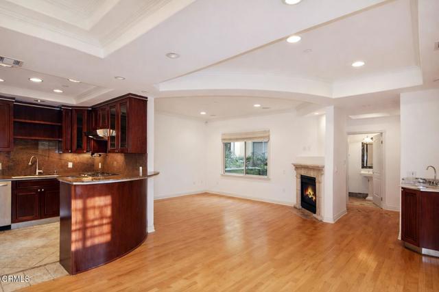 Detail Gallery Image 6 of 16 For 845 S Marengo Ave #6,  Pasadena,  CA 91106 - 3 Beds | 2/1 Baths