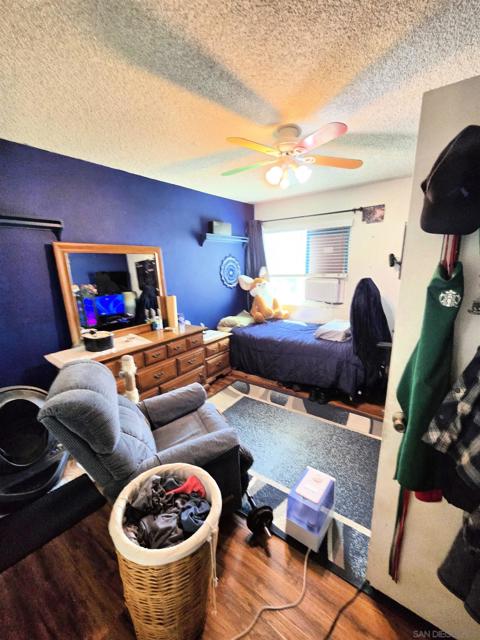 1552 Merlot Ct, Vista CA: https://media.crmls.org/mediaz/db421ed6-53ee-4b13-addc-e658c7fc2a1f.jpg