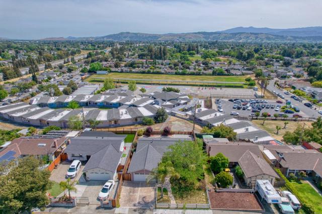 596 Savstrom Way, San Jose CA: https://media.crmls.org/mediaz/db422eb8-1d93-4d51-b407-00df7a6cbf84.jpg